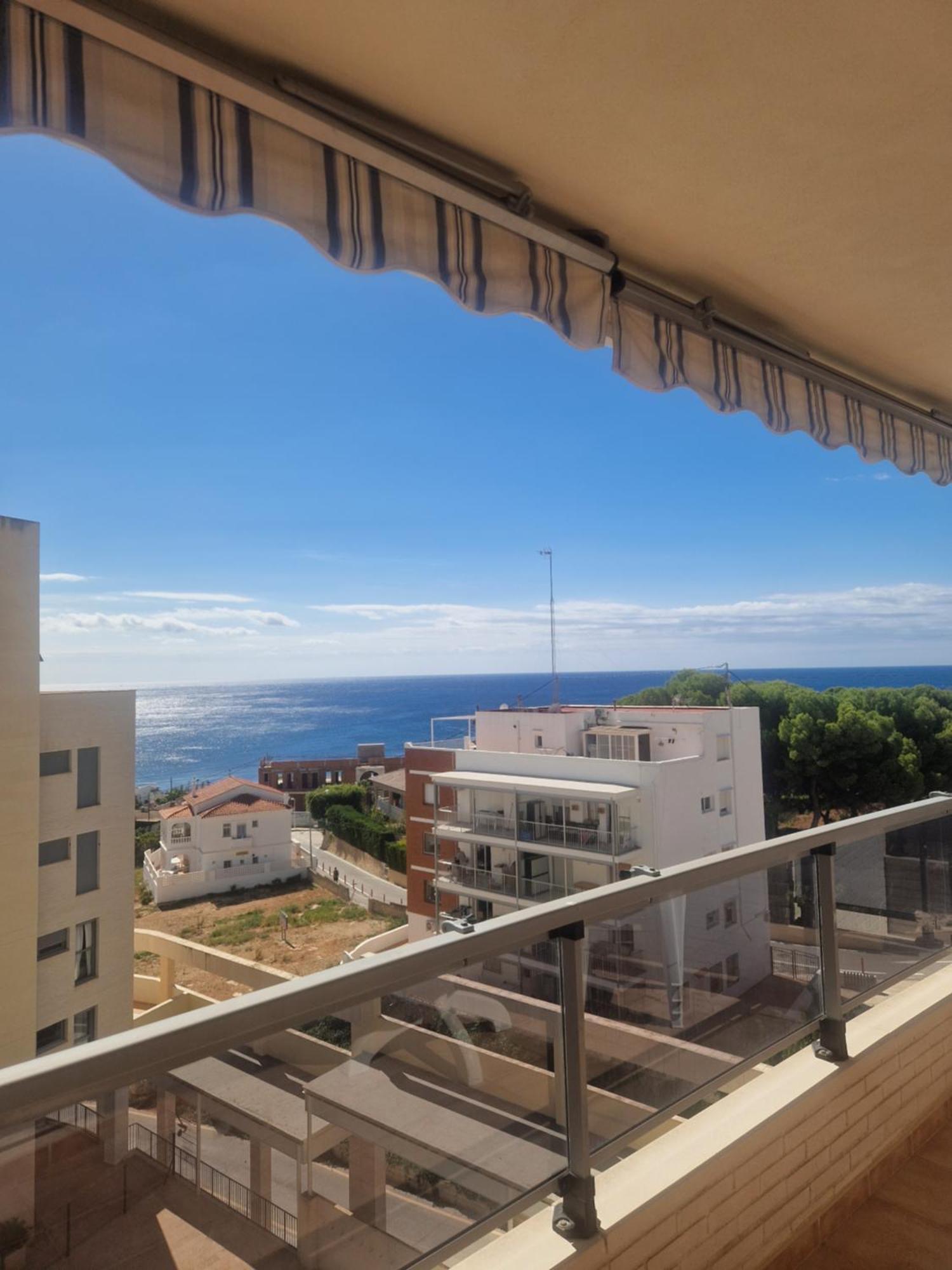 Sunny Holidays Apartment *