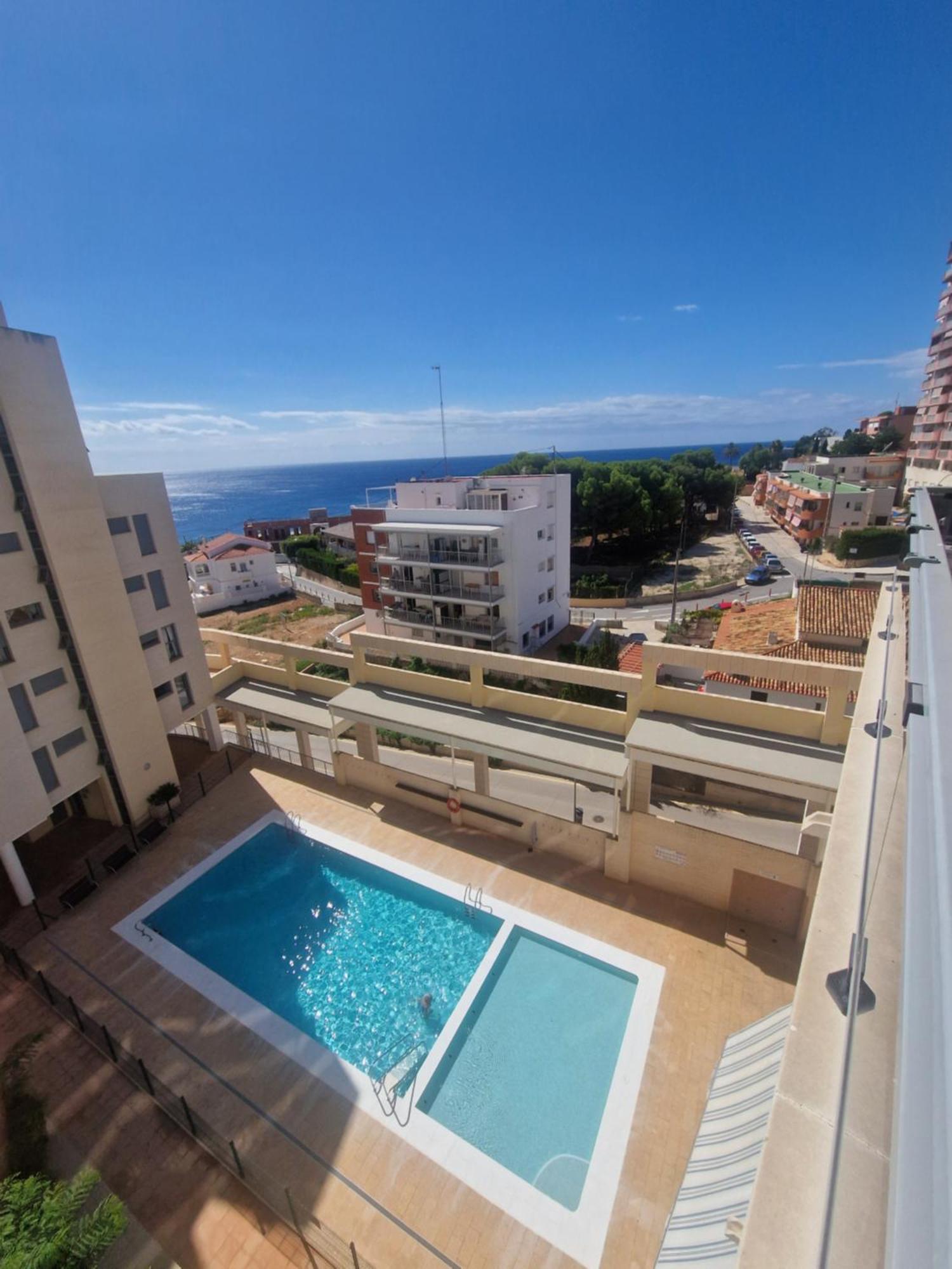 Sunny Holidays Apartment *